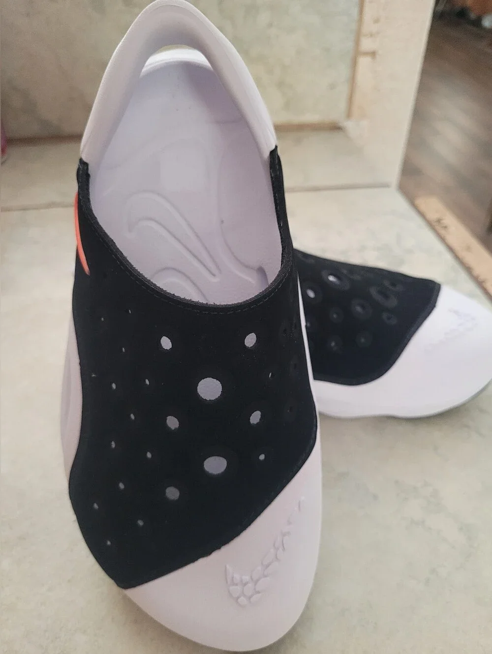 Nike Aqua Swoosh